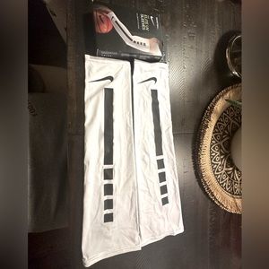 New elite UV arm/leg sleeves L/XL